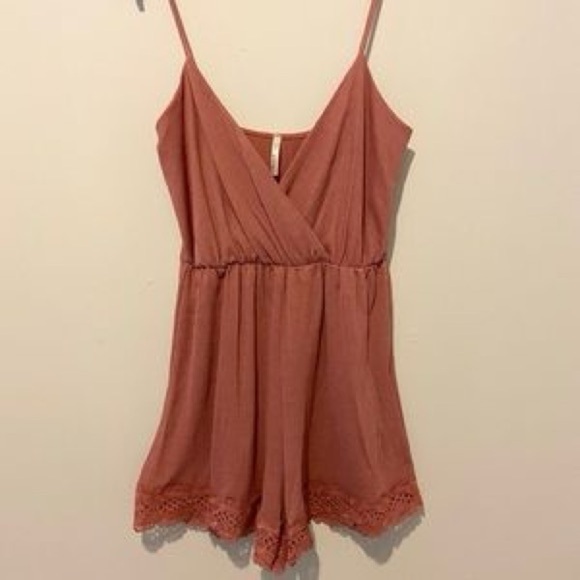 Glare‎ Dusty Rose Pink Lace Trim Romper - Size Large - Picture 6 of 6